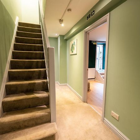 Aaron Wise - 17 Fitzhamon Apartments Cardiff Esterno foto