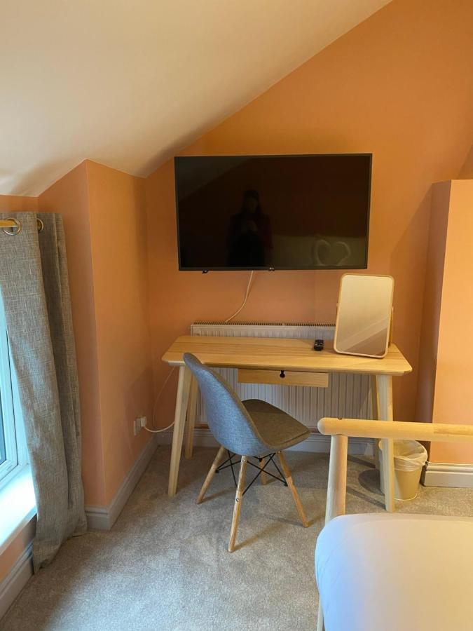 Aaron Wise - 17 Fitzhamon Apartments Cardiff Esterno foto