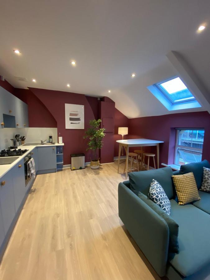 Aaron Wise - 17 Fitzhamon Apartments Cardiff Esterno foto