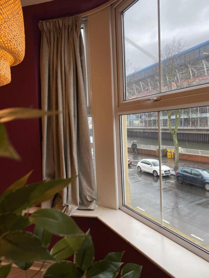 Aaron Wise - 17 Fitzhamon Apartments Cardiff Esterno foto