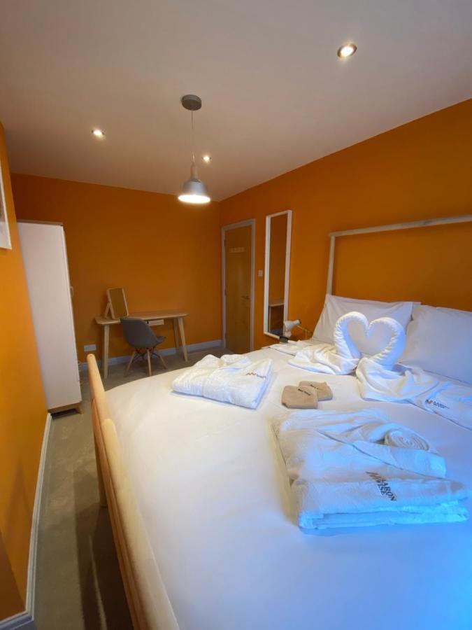 Aaron Wise - 17 Fitzhamon Apartments Cardiff Esterno foto