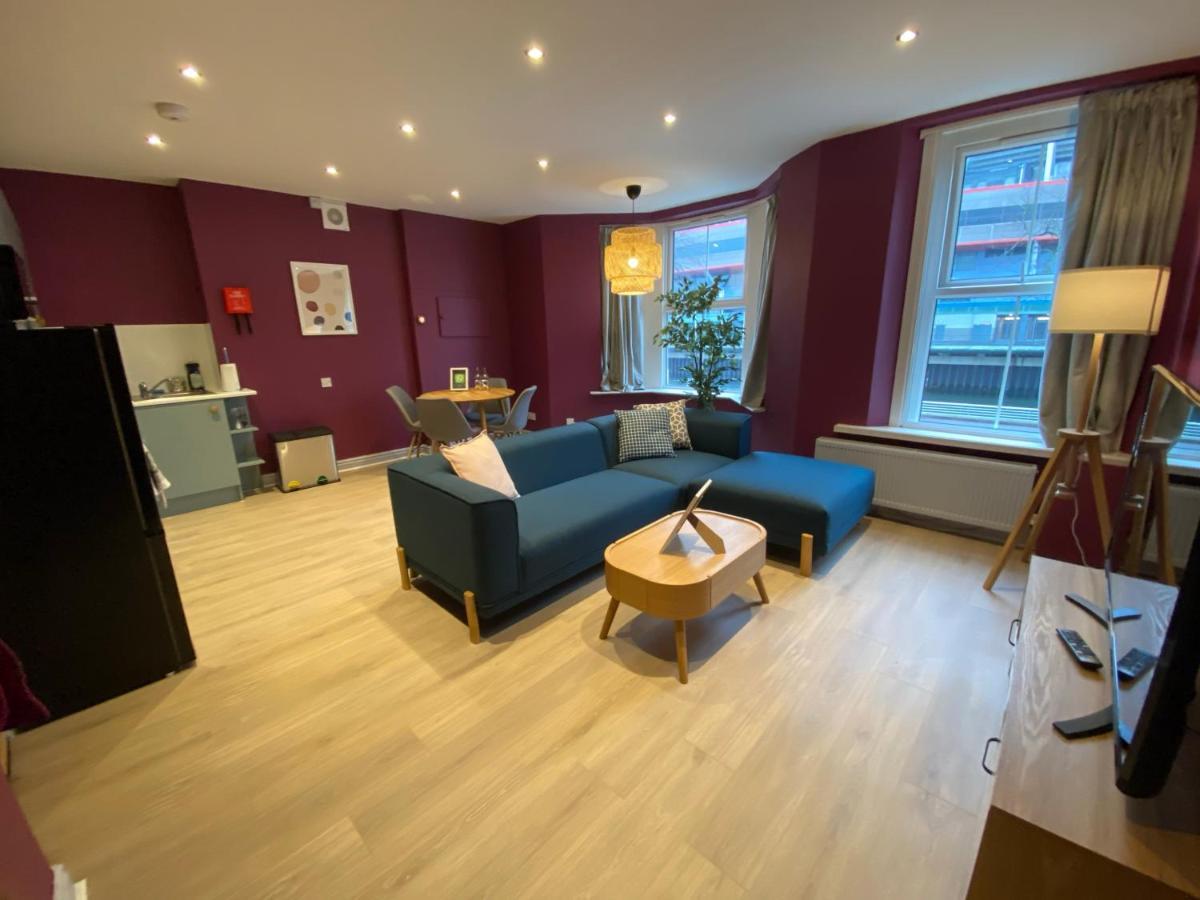 Aaron Wise - 17 Fitzhamon Apartments Cardiff Esterno foto