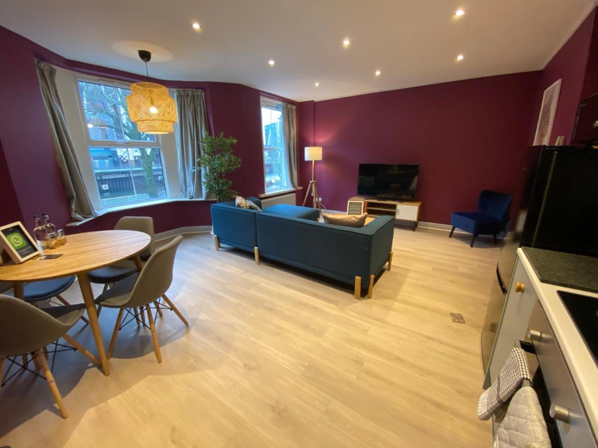 Aaron Wise - 17 Fitzhamon Apartments Cardiff Esterno foto